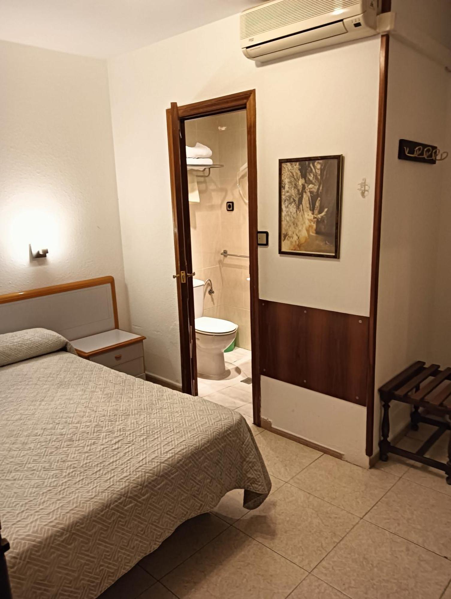 Hostal Lizana 2 Huesca Luaran gambar