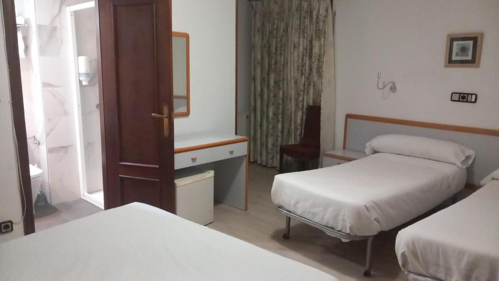 Hostal Lizana 2 Huesca Luaran gambar